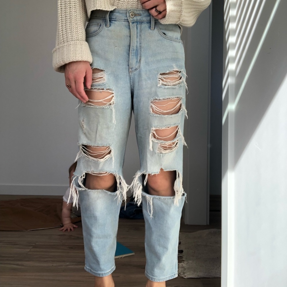 Hollister High Rise Mom Jeans